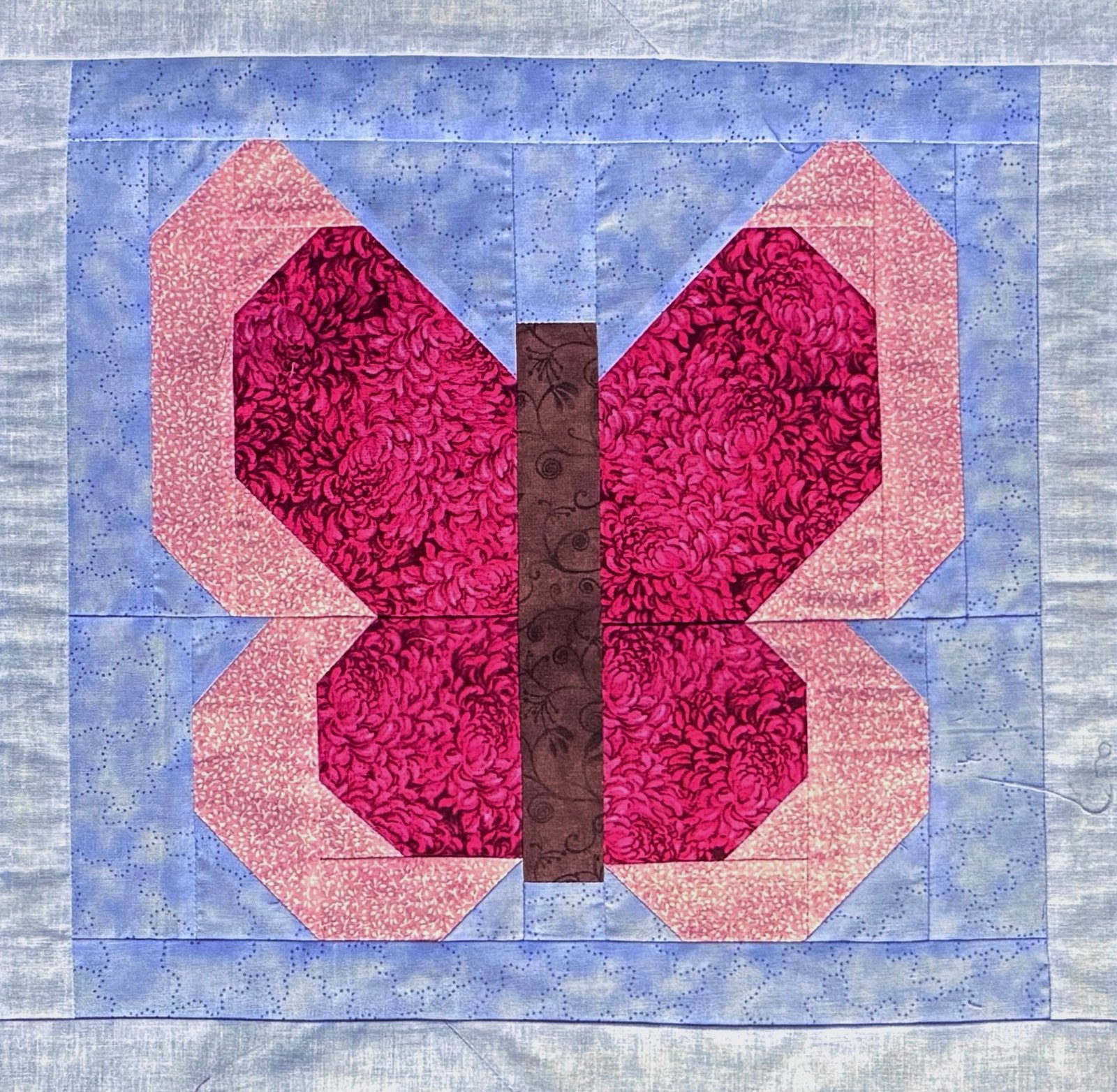 Dolly's Butterfly Quilted Table Runner Pattern #925 - Image 2