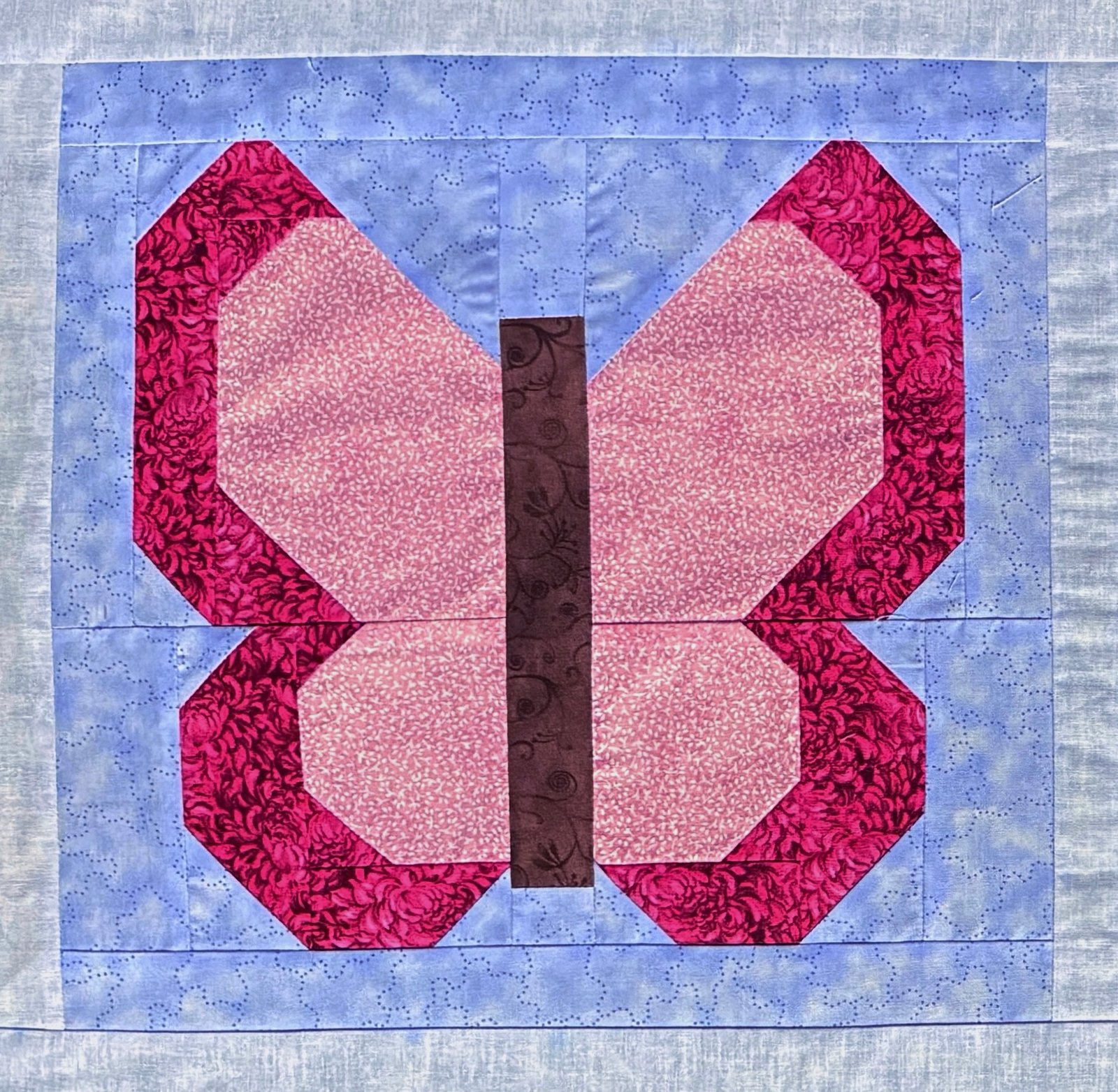 Dolly's Butterfly Quilted Table Runner Pattern #925 - Image 3